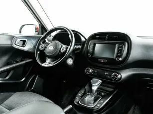 Kia  8