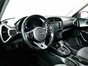 Kia  9