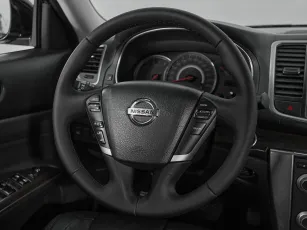 Nissan  10