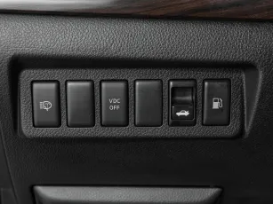 Nissan  16