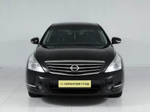 Nissan  2