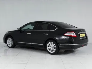 Nissan  4