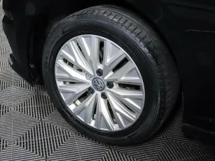 Volkswagen  9