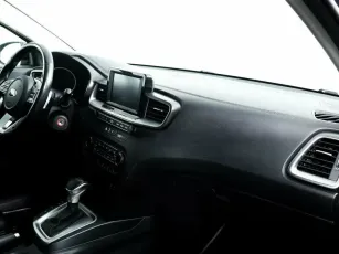 Kia  8