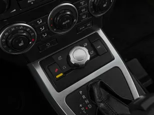 Land Rover  17
