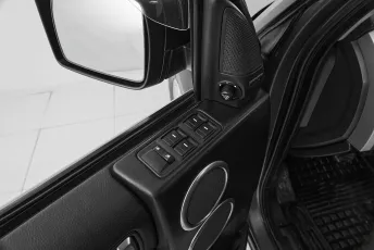 Land Rover  13