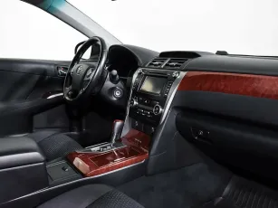 Toyota  8