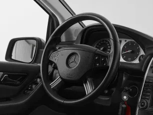 Mercedes-Benz  11