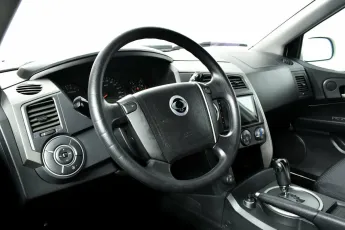 SsangYong  8