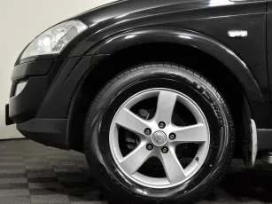 SsangYong  8