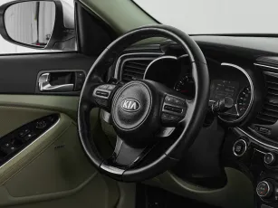 Kia  10