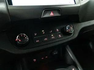 Kia  13
