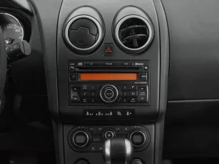 Nissan  15