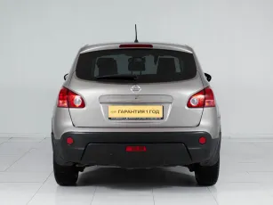 Nissan  5