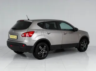 Nissan  6