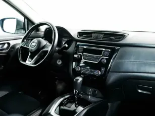 Nissan  8