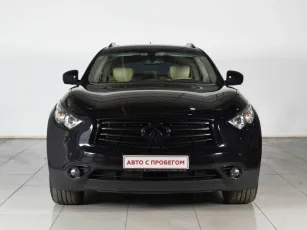 Infiniti  2