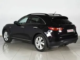 Infiniti  3