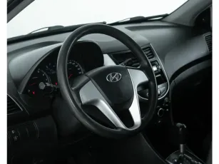 Hyundai  12