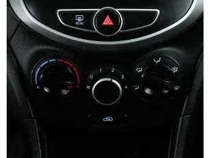Hyundai  15