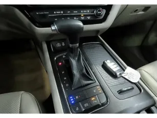 Kia  9