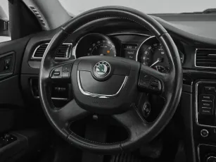 Skoda  9