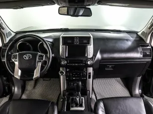 Toyota  8