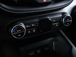 Kia  12
