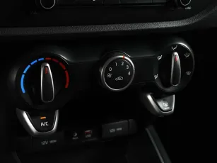 Kia  8