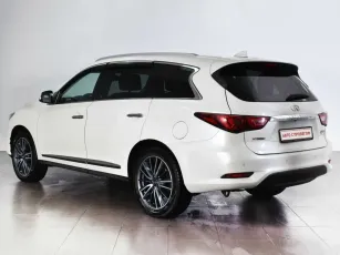 Infiniti  3