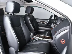 Infiniti  7