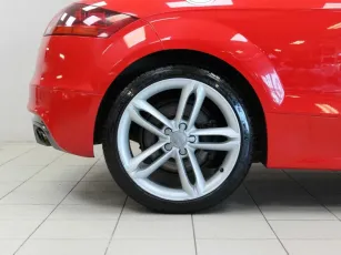 Audi  9