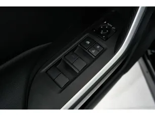 Toyota  12