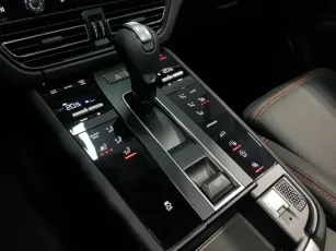 Porsche  18