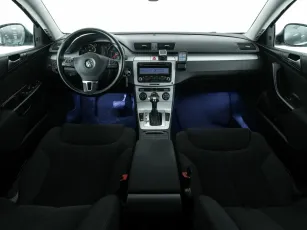 Volkswagen  8