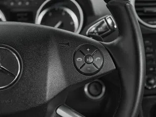 Mercedes-Benz  12