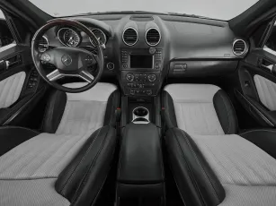 Mercedes-Benz  8