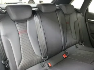 Audi  15