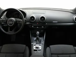 Audi  9