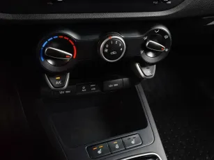 Kia  8