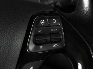 Kia  10