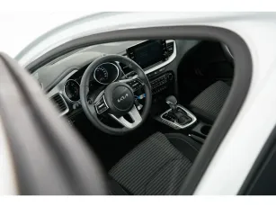 Kia  10