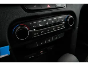 Kia  19