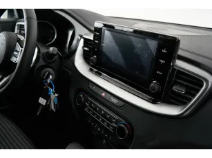 Kia  23