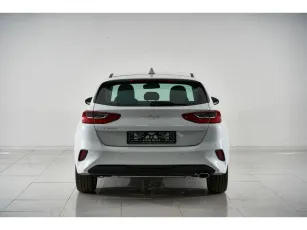 Kia  6