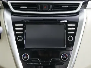 Nissan  10