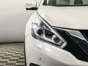 Nissan  5