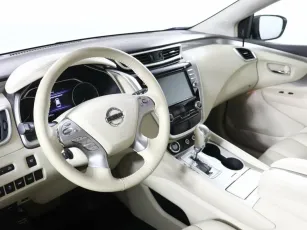 Nissan  9