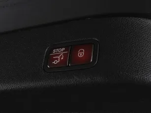 Mercedes-Benz  11