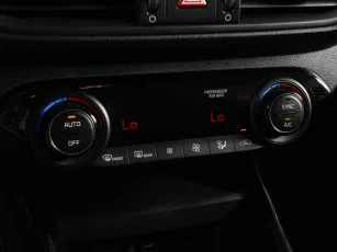Kia  10